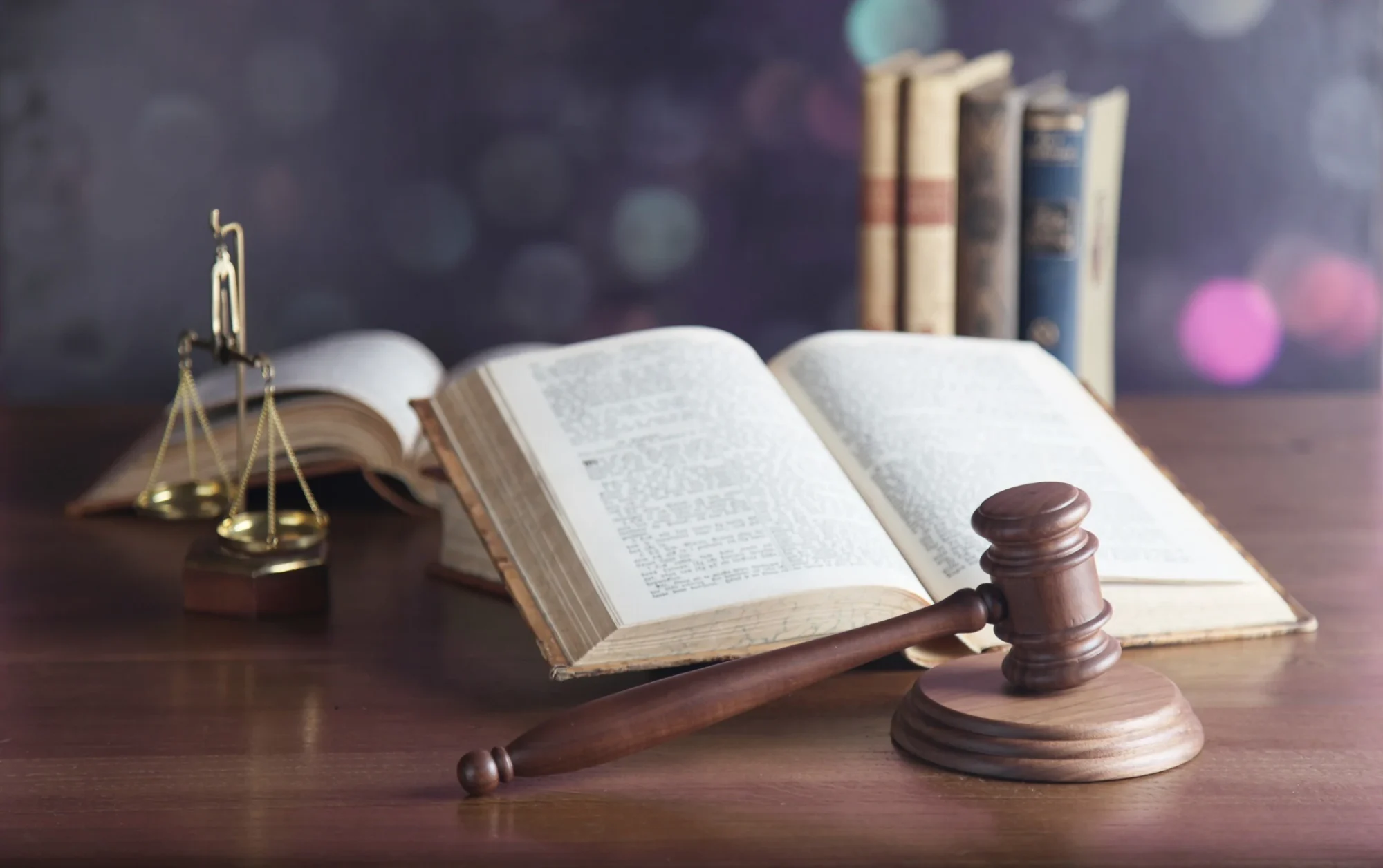 22 Best Books for Lawyers to Read in 2025